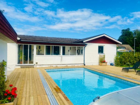 Hus med uppvärmd pool in Skanör